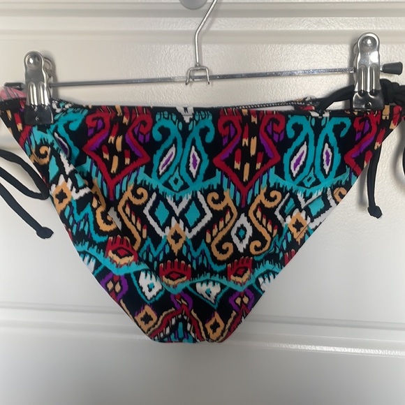 Venus Bikini Bottoms - Picture 2 of 4